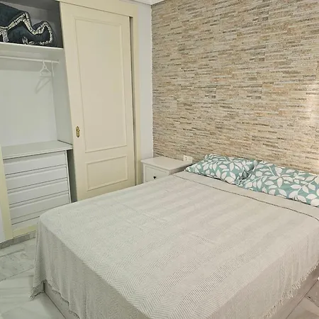 Compartir Apartamento Con Habitacion Y Bano Privado 아파트 토레몰리노스
